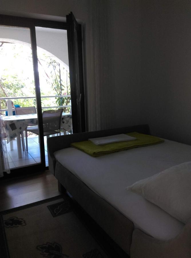Apartmani Vrzic Baška Eksteriør bilde